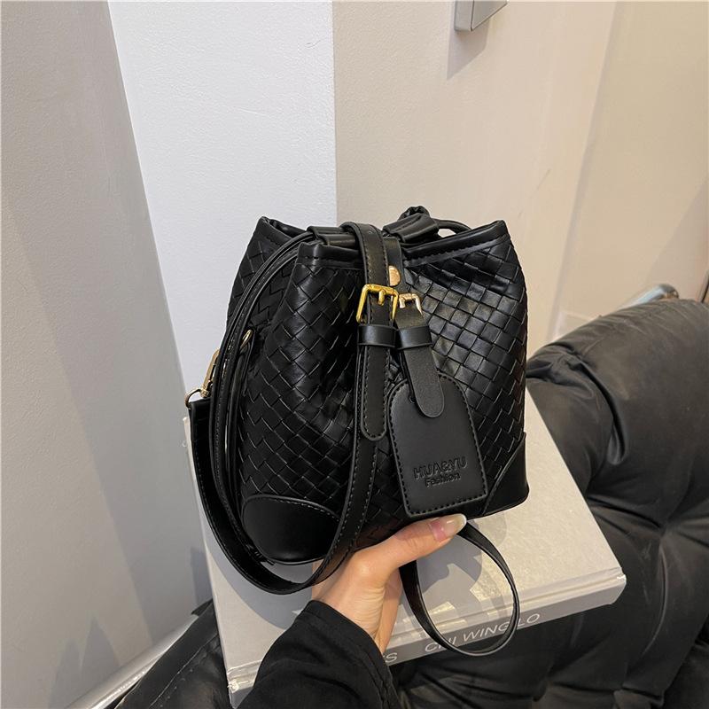 Popular Bucket Bag Women's Small Bag New Trendy Versatile Niche Design Shoulder Messenger Bag