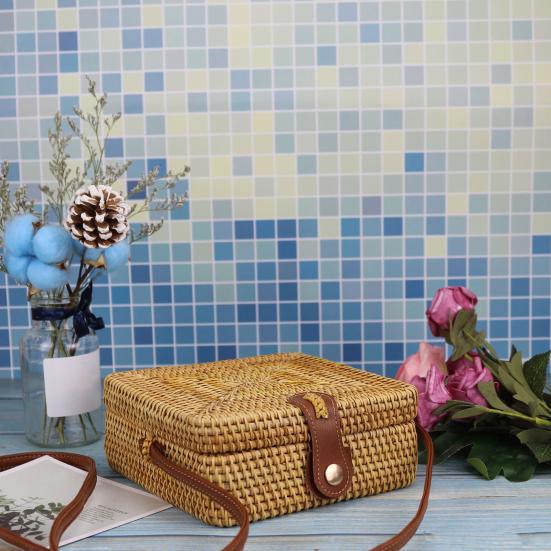 Ręcznie tkana okrągła torba rattanowa z paskiem na ramię Duża pojemność Naturalny szyk Do użytku w podróży