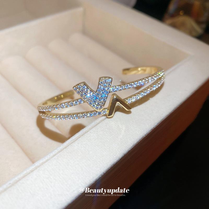 2025 Luxe Gold-Plated Diamond Letter Bangle: Versatile & Elegant Women's Jewelry