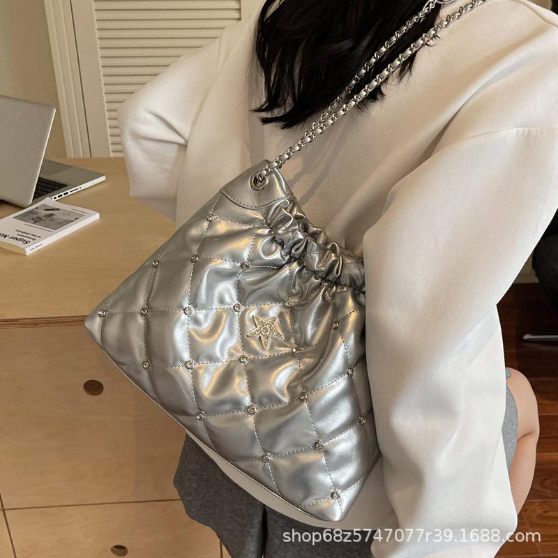 Fashion bright diamond tote shoulder bag women's 2025 new large-capacity diamond chain underarm bag casual messenger bag