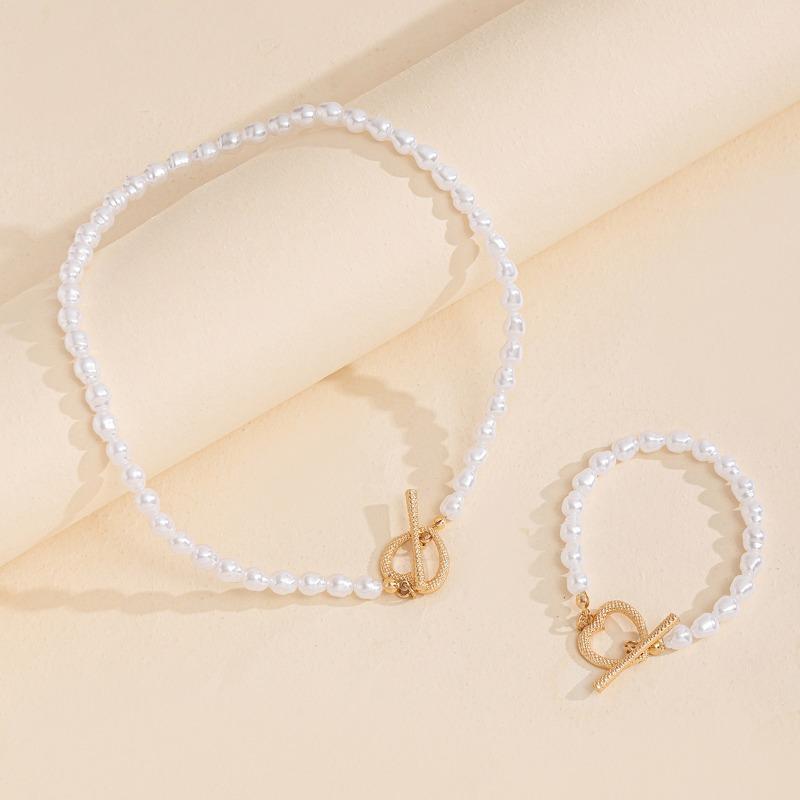 Fashion Versatile Irregular Shaped Pearl Necklace Bracelet Temperament Sweet Design Sense Love Jewelry Hot Sale