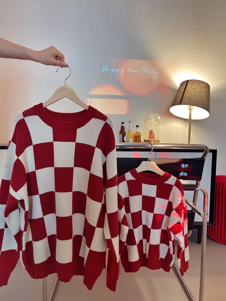 In Stock: Family Checkered Sweater Set - Autumn/Winter, Thick & Warm for 3-4 People