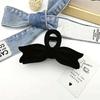 Elegant Velvet Bow Hair Clip Large Size Non-Slip Strong Grip Suitable For Thick Hair Retro Style Black Plastic Hair Accessory