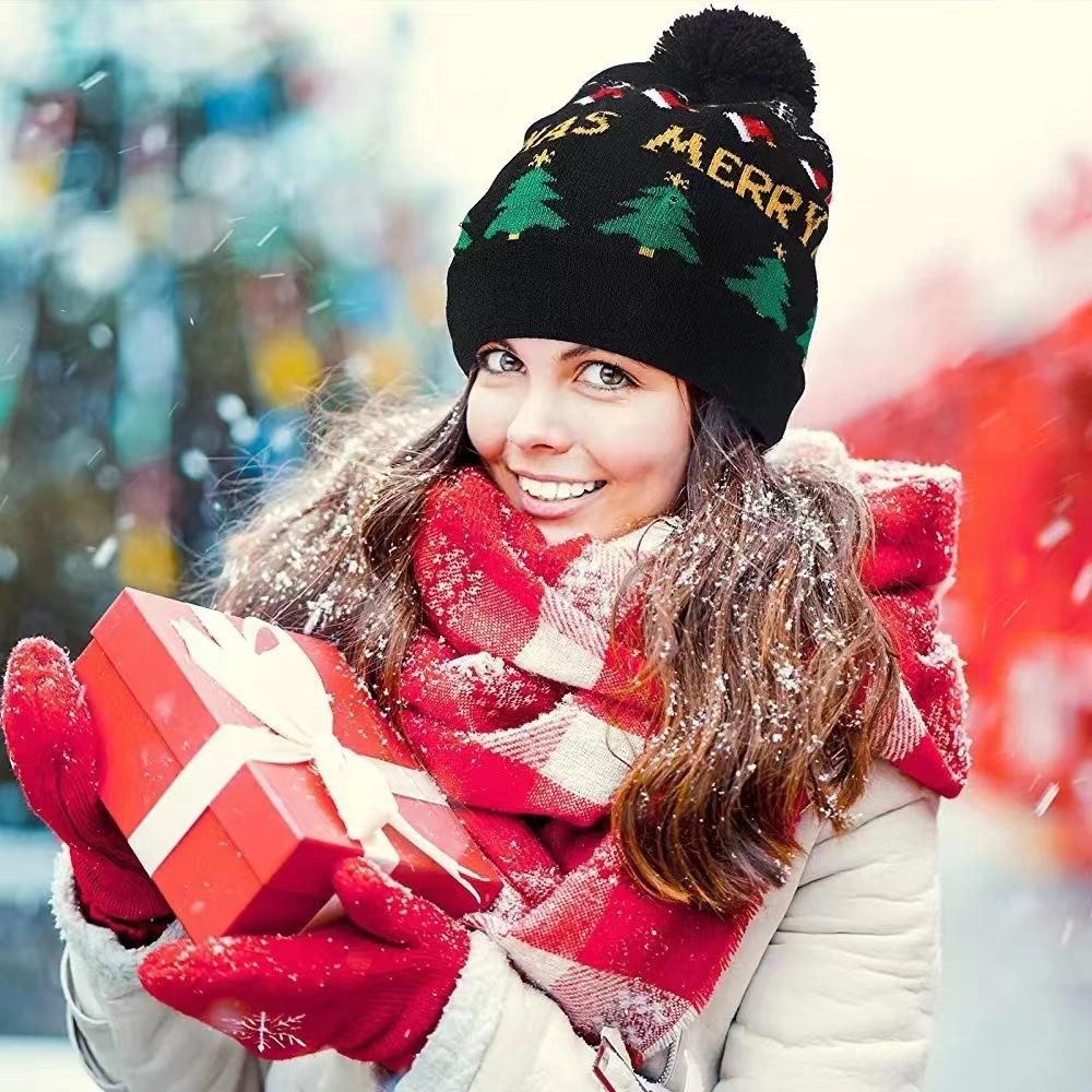 Winter new LED lights Christmas knitted hats men's and women's wool hats Holiday party warm ball hats