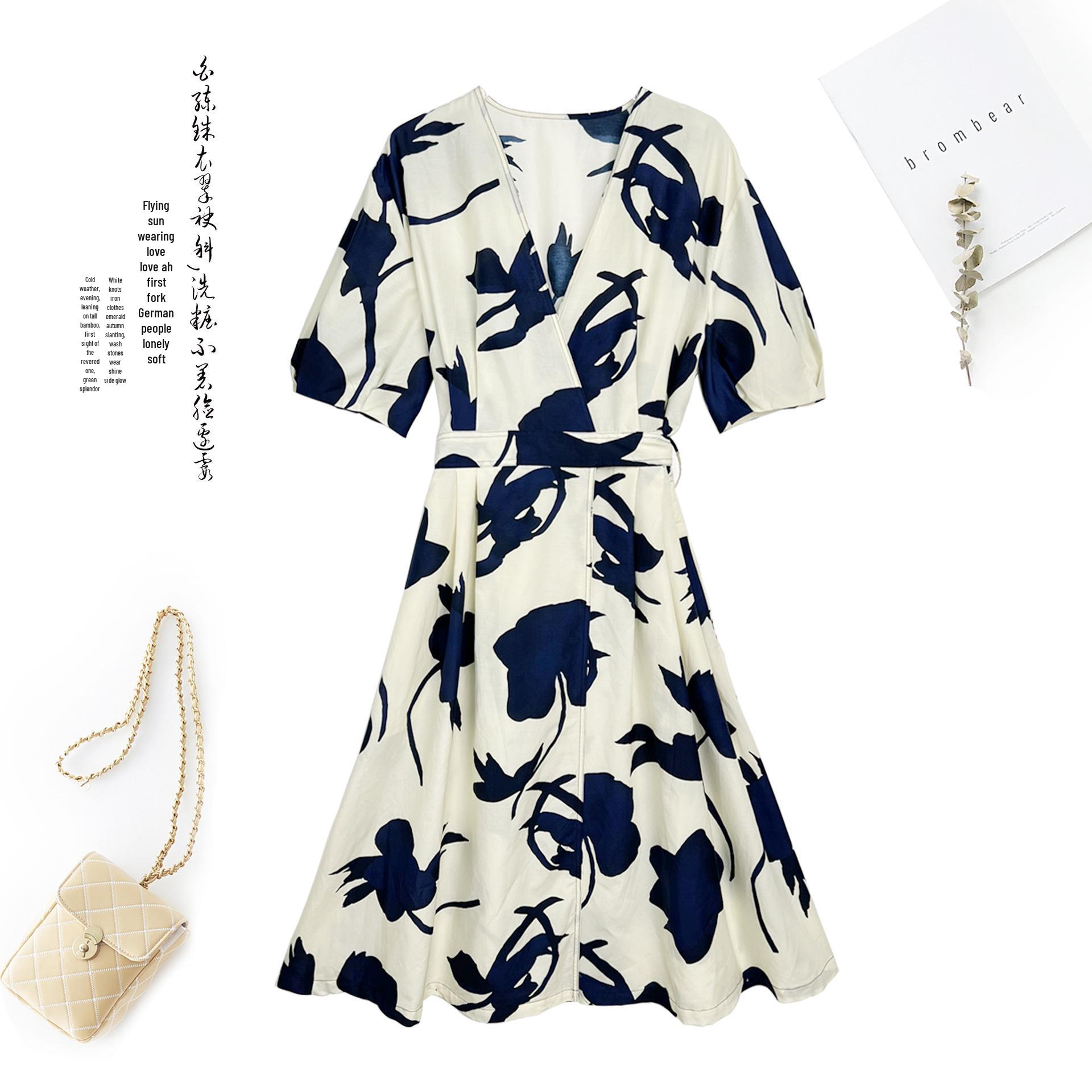 

Элегантное миди-платье из шелкового хлопка с цветочным принтом и косточками, подчеркивающими талию Small цветочные печати