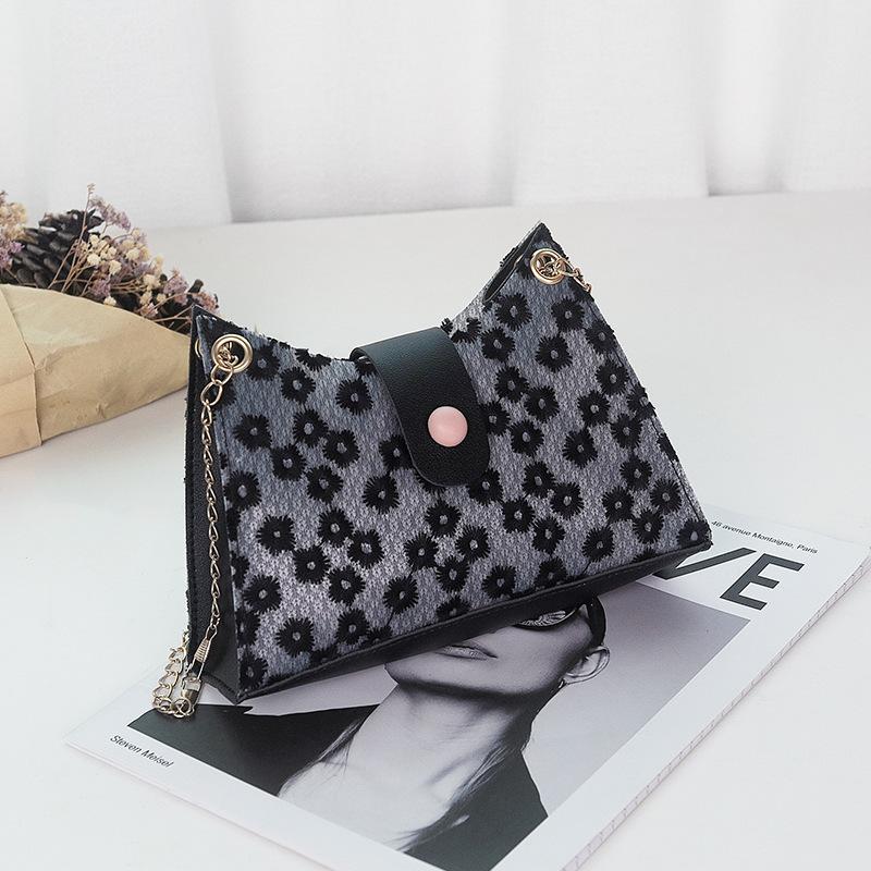 Women's bag summer embroidery thread flower transparent magnetic buckle underarm bag shoulder portable simple mobile phone bag