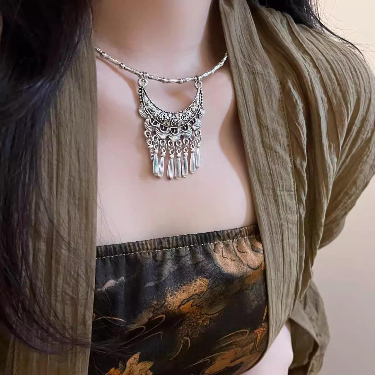 Ethnic- Tassel Pendant Necklace One Size