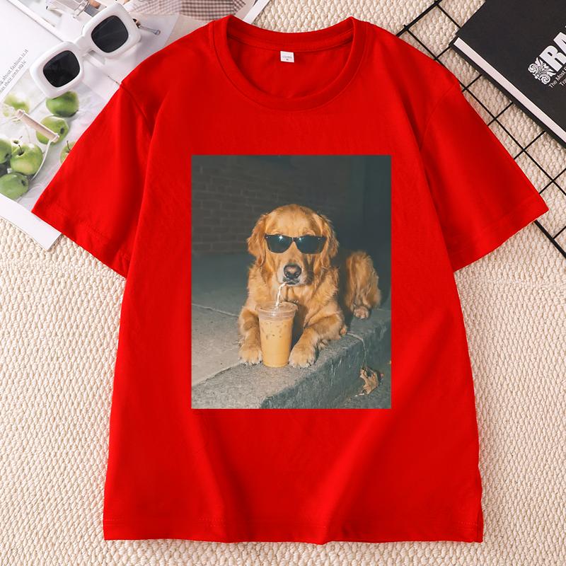Golden Retriever trinkt Eiskaffee T-Shirt Doaphic Tee Lustiger Hundemama Trendiges Haustier T-Shirt Unisex Kleidung