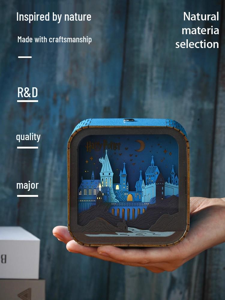 Luminária de Noite em Madeira Esculpida Harry Potter Hogwarts – Presente Criativo de Aniversário e Ornamento de Mesa para Crianças