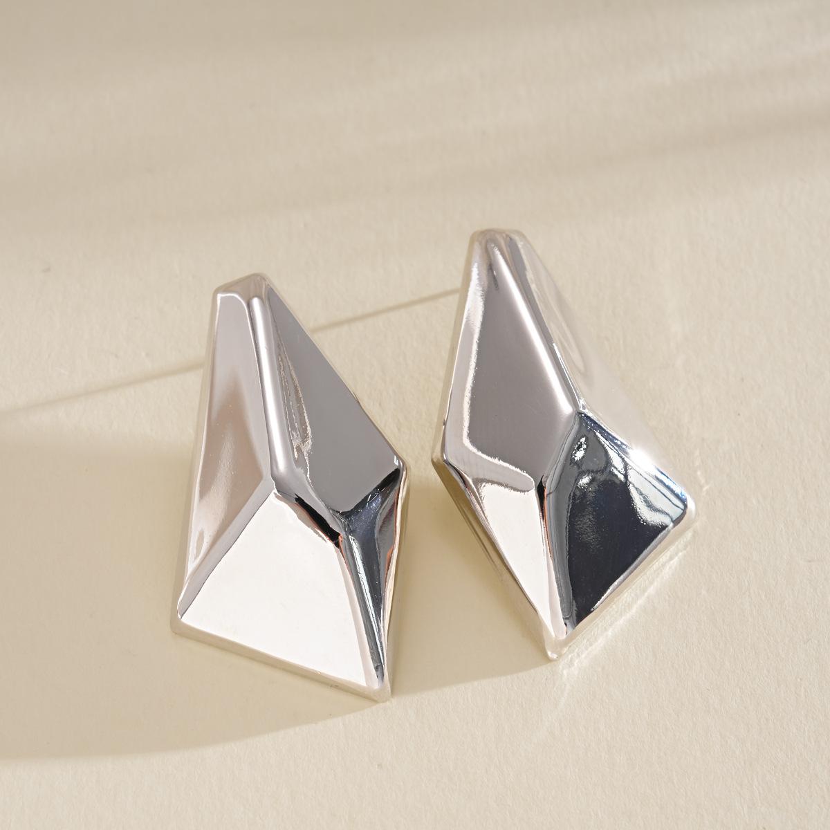 

Fashion Exaggerated Geometric Stud Earrings Women Irregular Multi Faceted Rhombus Earrings Minimalist Party Zircon Accessories
