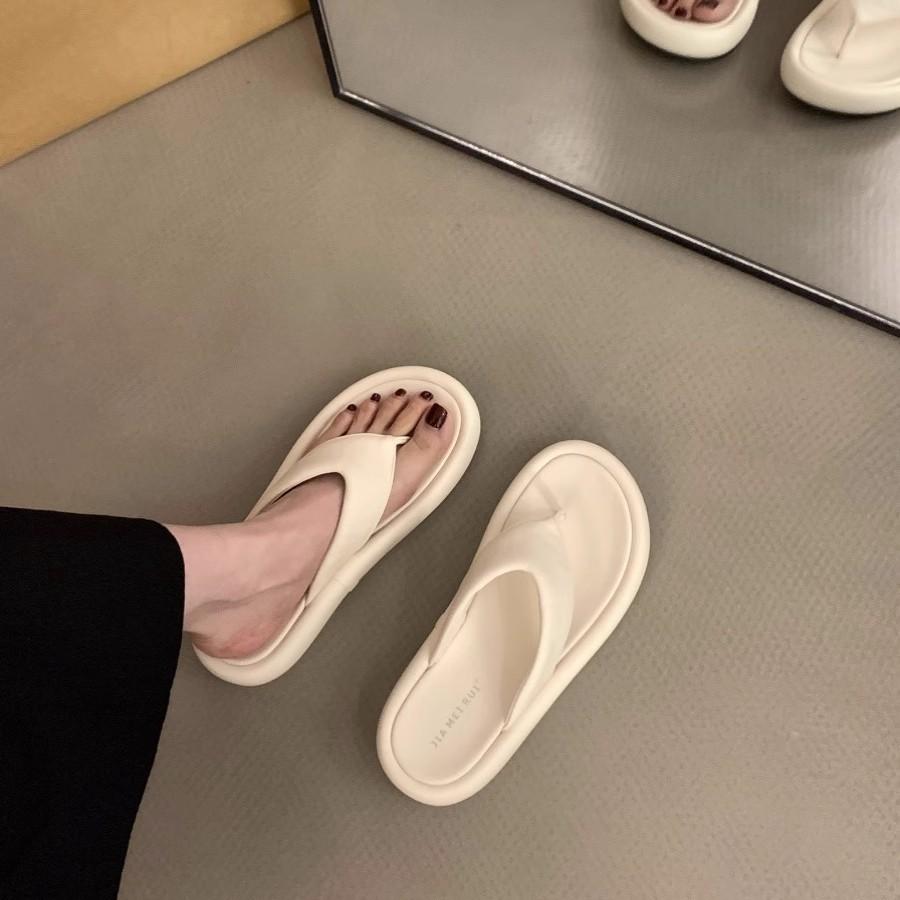 Flip-Flops mit dicker Sohle Damenschuhe tragen 2025 neue Sommer Sandalen mit weicher Sohle Strand-Sandalen