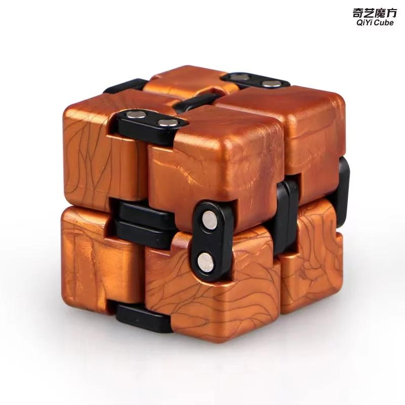 Metal Infinite Cube Stress Relief Toy Effortlessly Spin the Hand-Cranked Top Office Cube Stress Relief Children's Educational Po