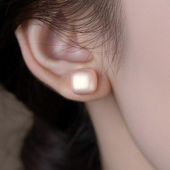 Gold-Plated, Square Pearl Stud Earrings - French Retro Style, Versatile, High-End Accessories for Women