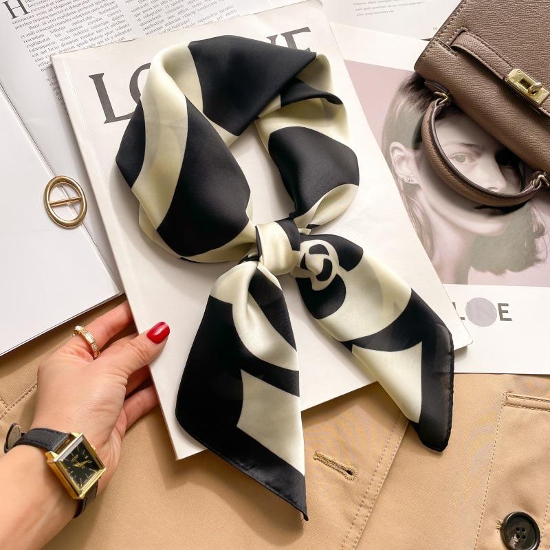 Silk scarf women's neck new scarf with coat 70 small square scarf scarf mother high-end scarf