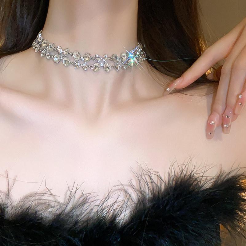 Collana Doppia Strato Ovale con Strass Stile Coreano - Raffinata e Versatile Catena per la Clavicola per Donne