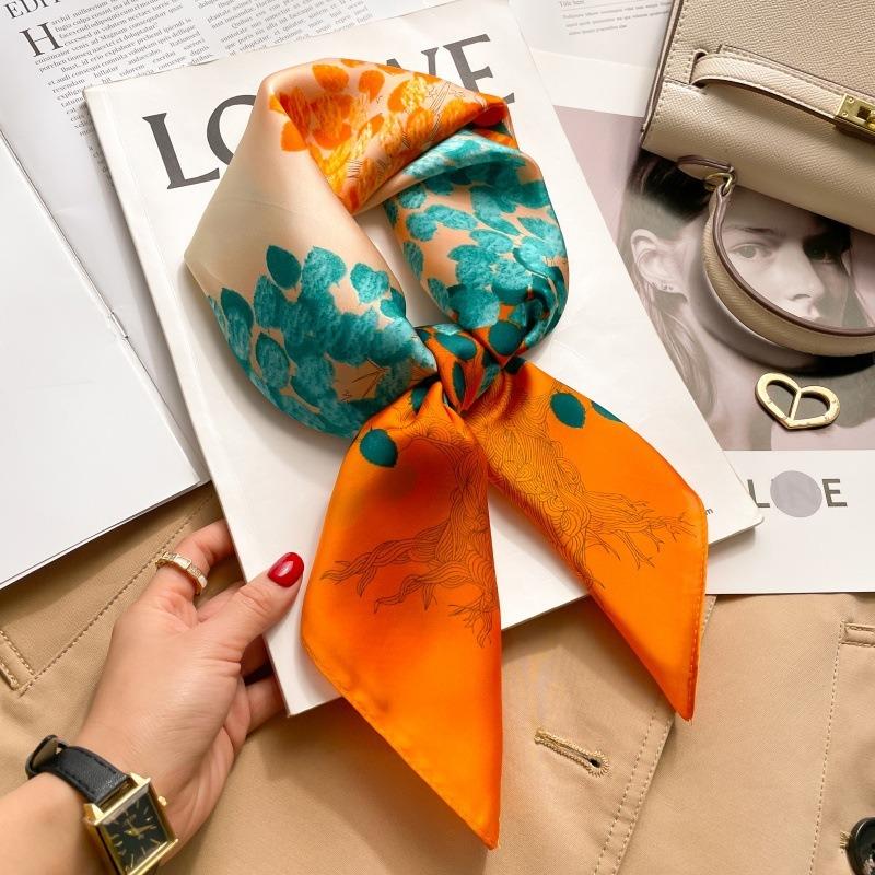 Zhang Ruonan silk scarf women's spring and summer new fashion retro accessories scarf neck high-end small square scarf