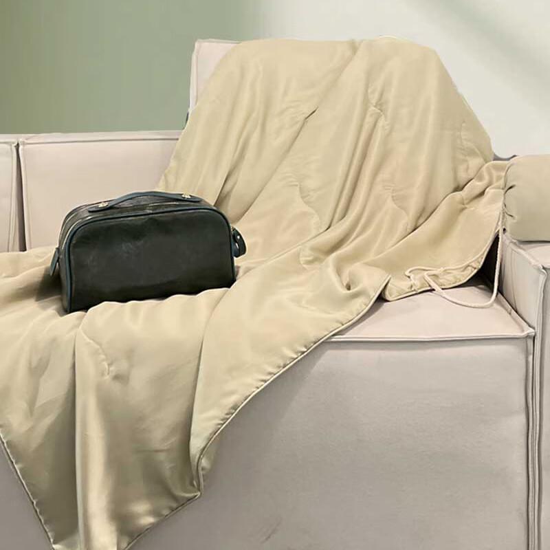 

HEJIAN Multifunctional Silk Quilt