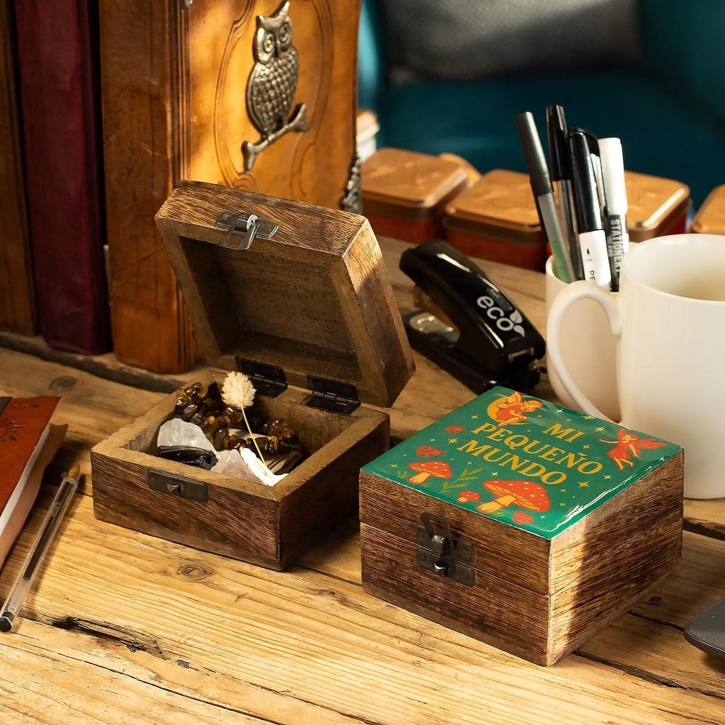 Small Enamelled Box – Mi Pequeno Mundo