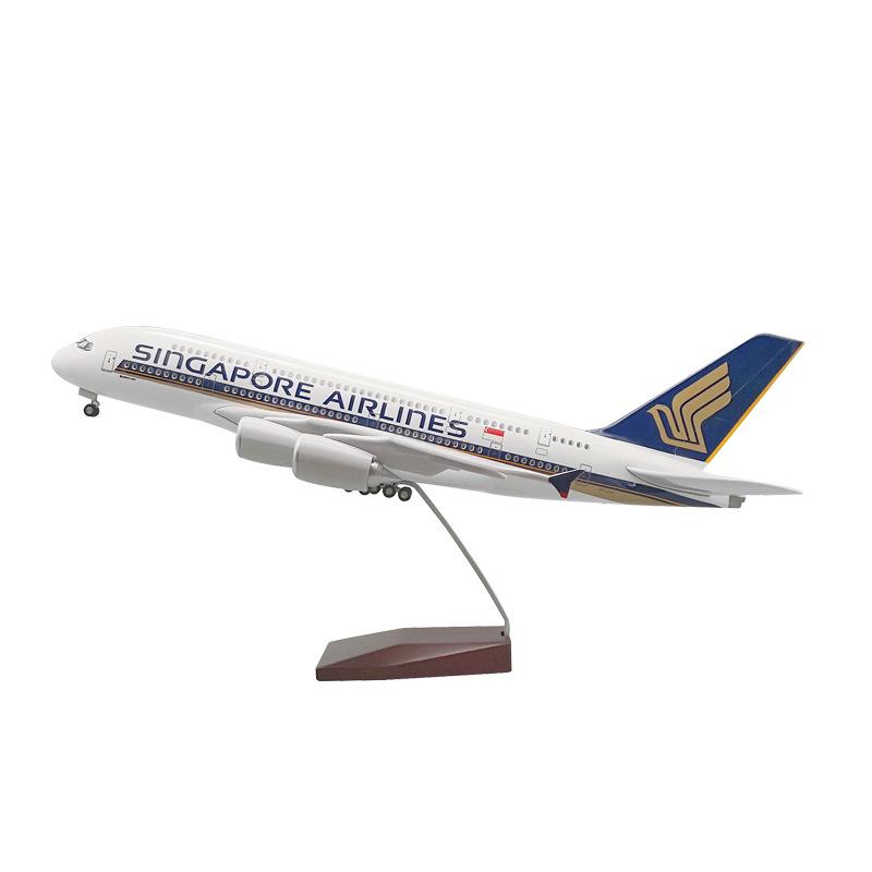 Airbus A380 Singapore Airlines with wheels and lights simulation aircraft model civil aviation model gift ornament
