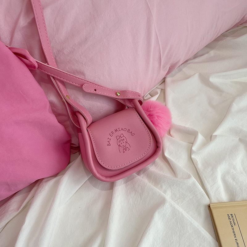 Small bag women 2025 new simple messenger bag hand-held underarm saddle bag
