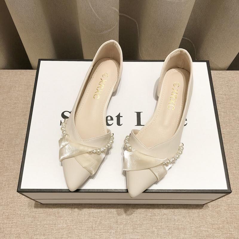 Small Fragrance Style Flat Shoes For Women With Pearl Side Cutouts And Elegant Design