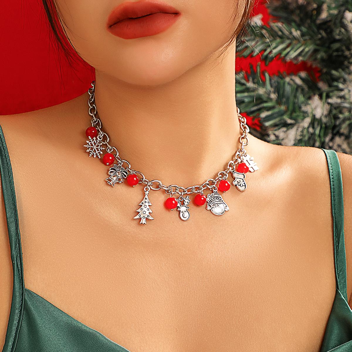 

Ingemak Christmas Red Glass Beads Snowflake Elk Pendant Chokers Necklace Women Trend Sliver Color Metal Neck Chain New Jewelry