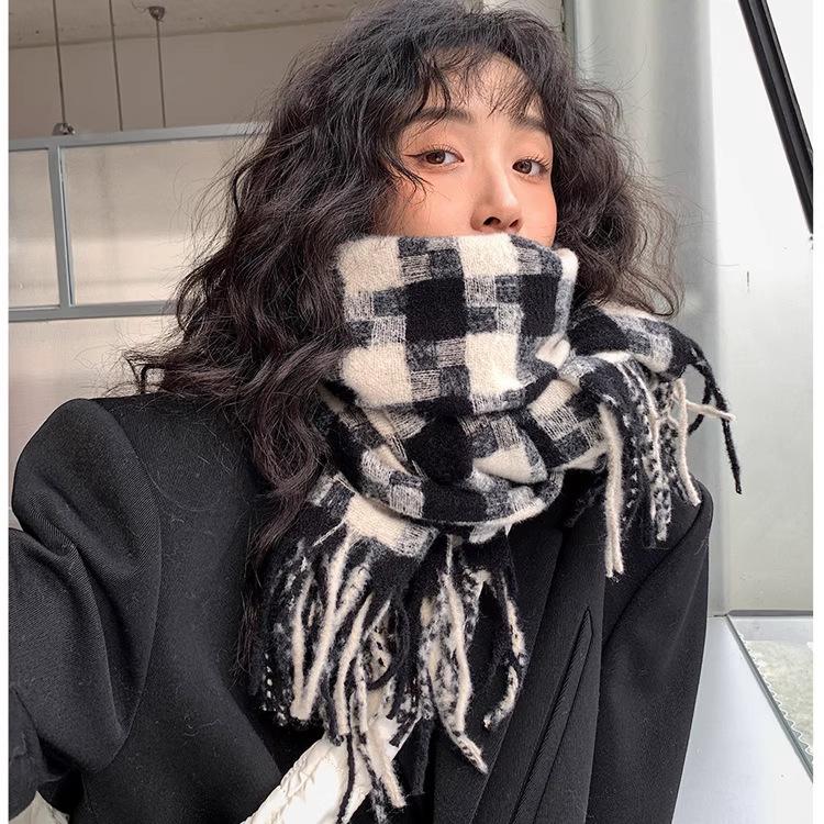 Scarf autumn and winter women's new autumn and winter atmosphere plaid scarf high-end scarf
