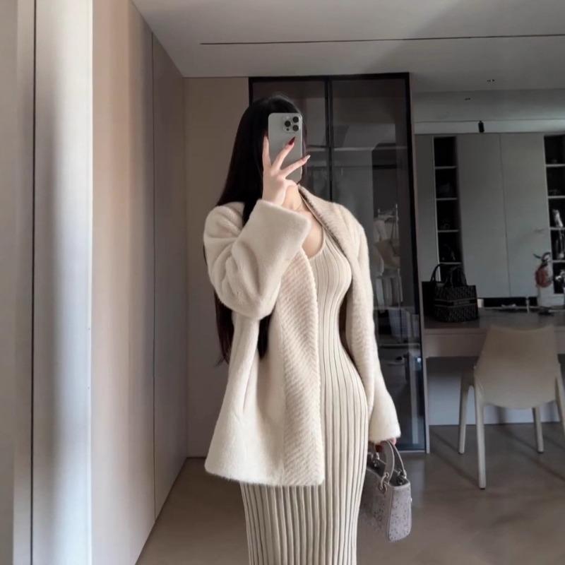 New base with knitted long-sleeved dress for women's autumn and winter senior sense and thin temperament hip-wrapped long skirt