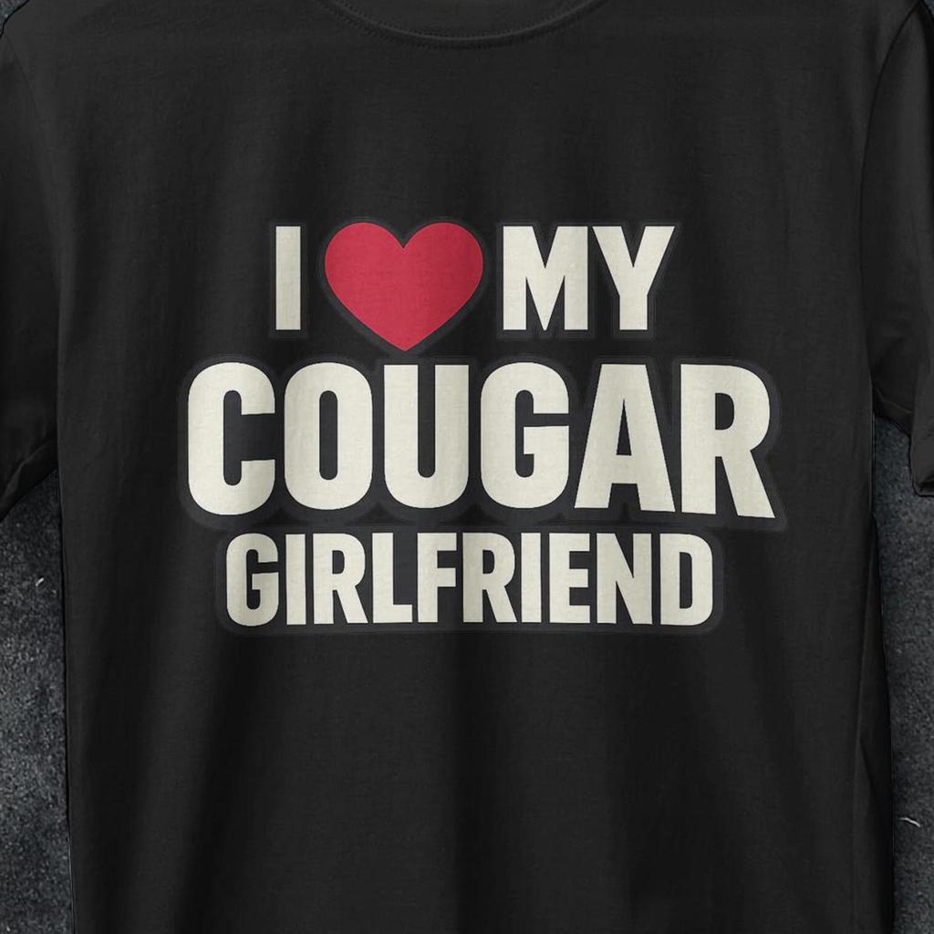 Ich liebe meine Cougar-Freundin, Ich liebe meine Freundin T-Shirt, Ich liebe mein Cougar-Freundin, Lustige Geschenke für Ihn, Geschenk für Freund, Ich liebe mein Cougar