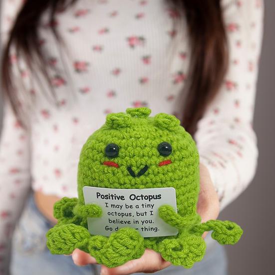 

Вязаная крючком позитивная кукла-осьминог, эмоциональная поддержка, вязаная крючком кукла-осьминог с карточкой, вдохновляющая кукла, поднимающая настроение, подарки для женщин, друзей, семьи