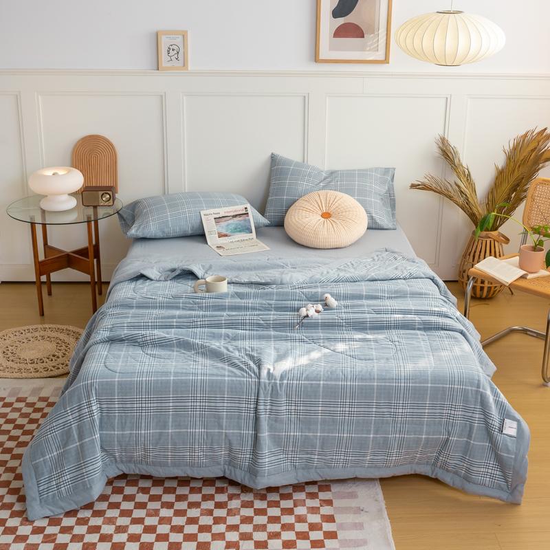 Light Luxury Simple Plaid Quilt Summer Lightweight Comforter Machine Washable Soft Comfortable Breathable Can Sleep Naked