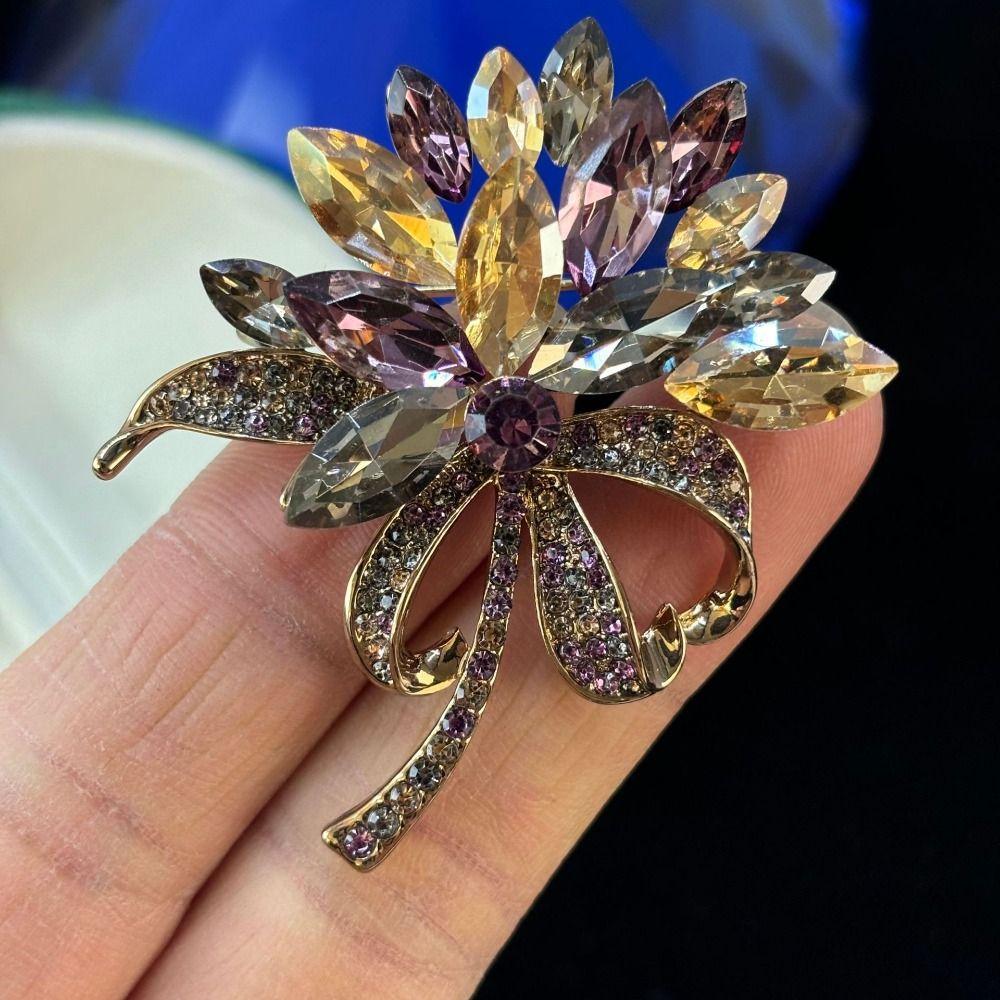 Elegant Floral Corsage Pins Sparkly Zircon Jewelry Accessory Rhinestone Bouquet Brooches Party