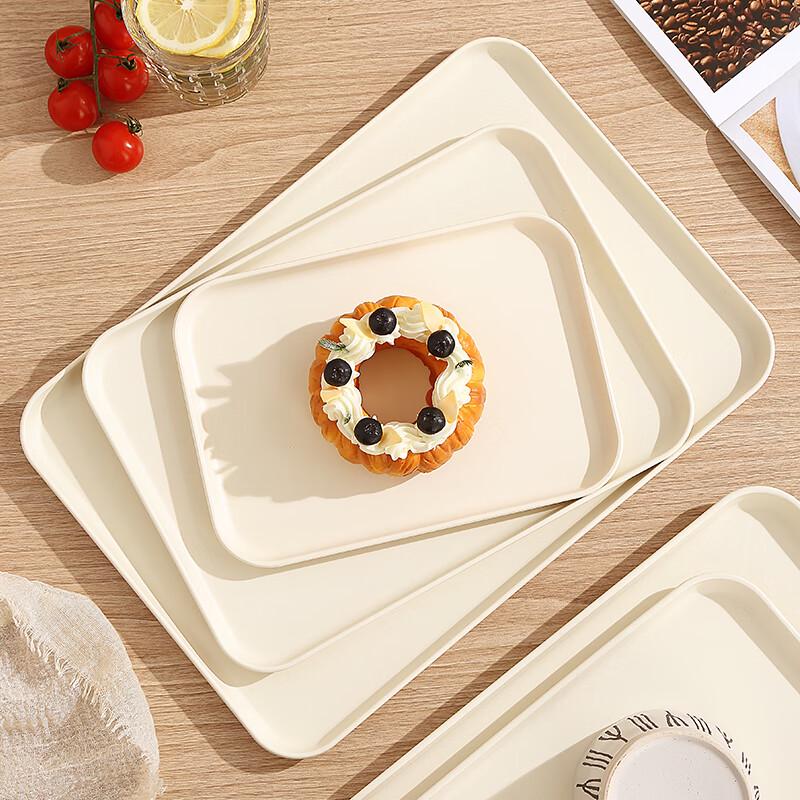 Le Yong Tu Plastic Serving & Storage Tray