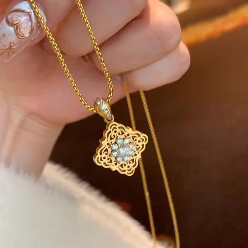 Double Sided Italian Vintage Necklace Gold Brushed Four Leaf Clover Pendant Bucherer Inspired Jewelry