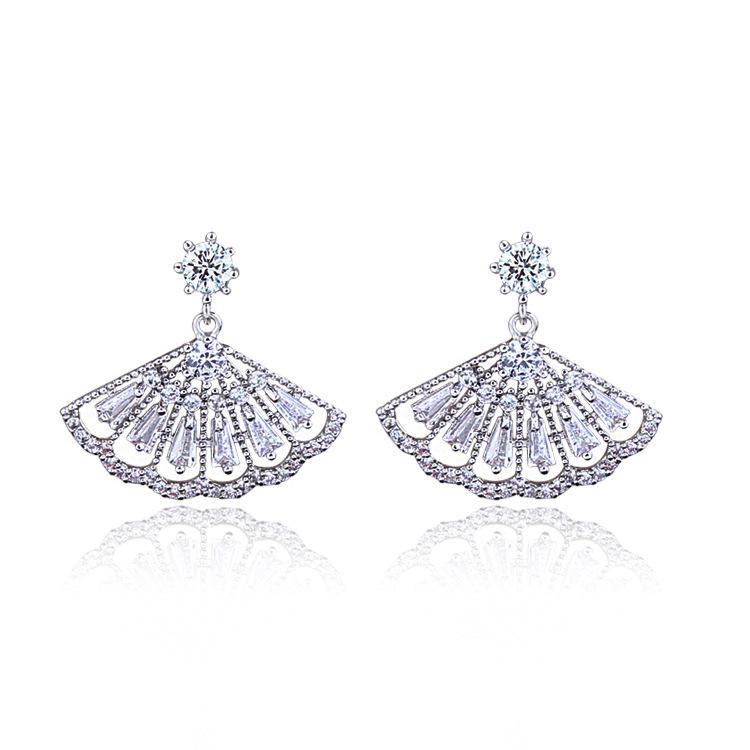 Light luxury design sense retro full diamond fan earrings women's fringed small skirt earrings new fashion high-end earrings