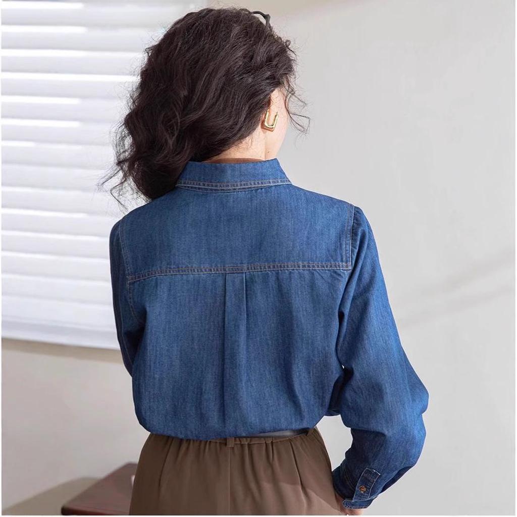 Women's Retro Denim Shirt: Layered, Long-Sleeved Design for Autumn/Winter 2024