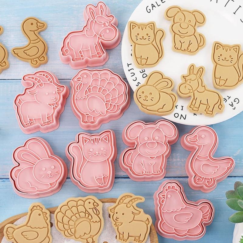 8Pcs/Set DIY Cartoon Animals Biscuit Molds Cookie Cutters Biscuit Molds Plastic Cookie Stamps Cookie Decorating Tools
