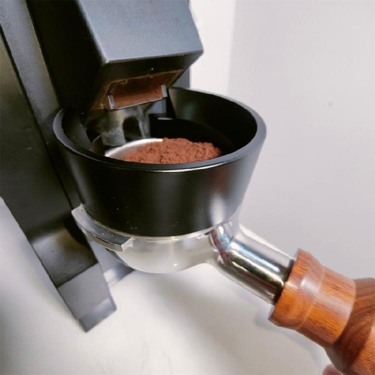 Universeller Dosiertrichter Kaffeezubehör Metallmaterial für Kaffeemaschinen