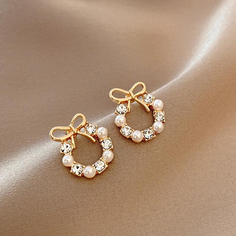 s9Silver needle design French pearl earrings for women, Korean retro earrings, popular online, simple earrings S925Silver Needle