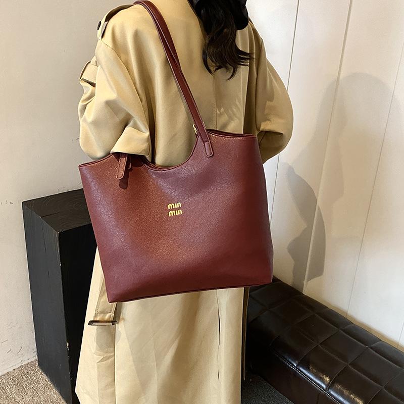 Fashion large-capacity bag women's 2025 autumn and winter retro shoulder bag Korean version niche high-end casual women's bag