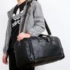 PU-Leder Übergröße Reisetasche für Geschäftsreisen von Männern, Gepäcktasche für Reiserucksäcke, Koreanische Version, Handgehalten, Einzelne Schulter
