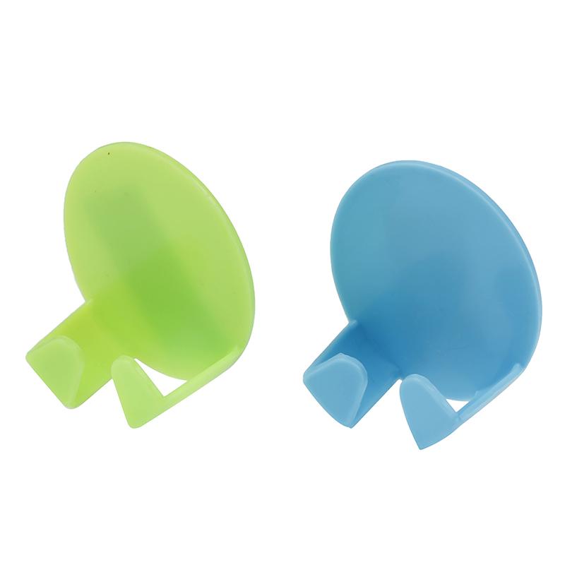 2Pcs Practical Gum Hooks Plug Hooks For Household Usage Colors Random