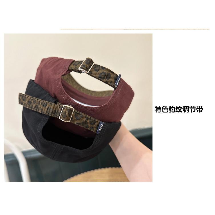 Korean retro-style leopard print baseball cap, a versatile and stylish accessory for women, offering sun protection and a color-blocked design that