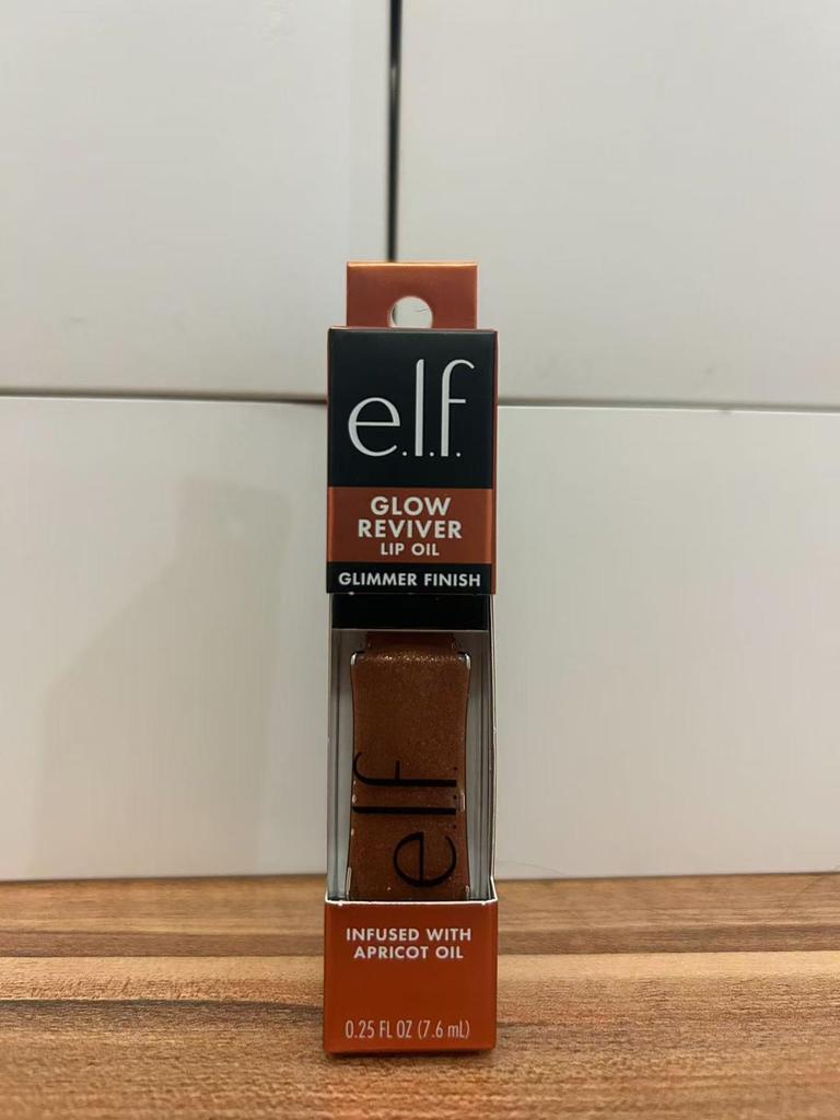Cross Elf Farbiges Lipgloss Glow Reviver: Göttisches Wein-Lippenöl mit feuchtigkeitsspendendem und pflegendem Schimmer.
