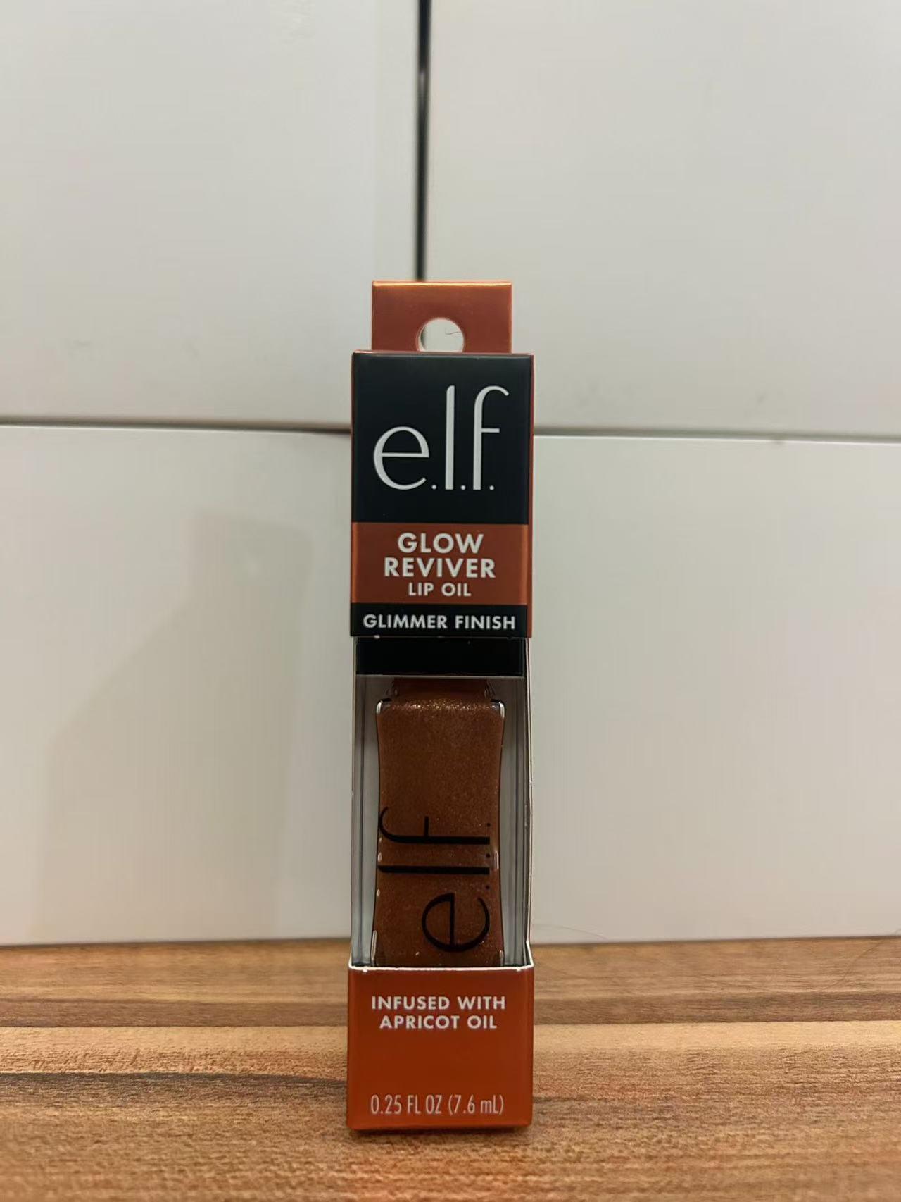Цветной блеск для губ Cross Elf Glow Reviver: Божественное винное масло для губ с увлажняющим и питательным мерцанием.