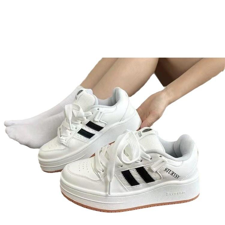 Student platform niche board shoes women's ins tide 2025 spring and autumn new leisure sports versatile bread little white shoes