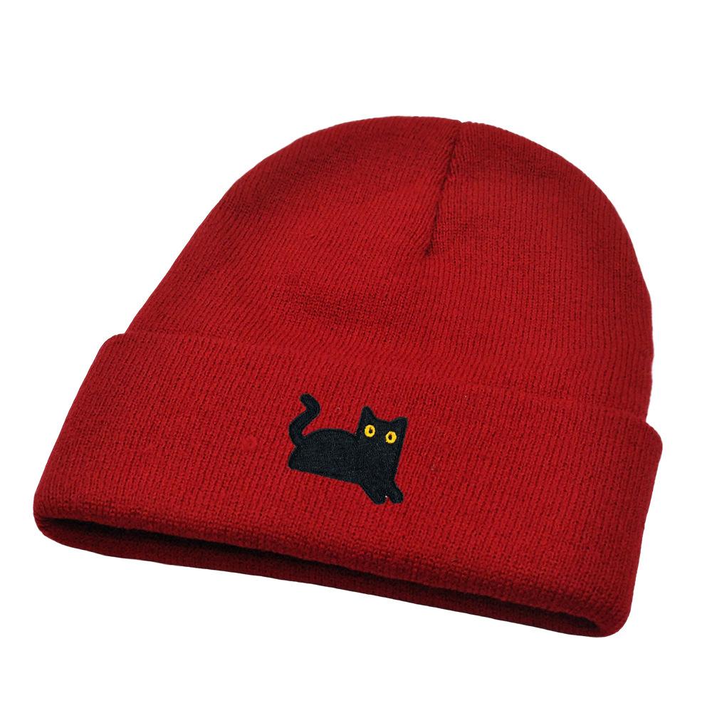 Autumn and winter warm knitted pullover hat for men and women, cute black cat pattern embroidered yarn beanie hat