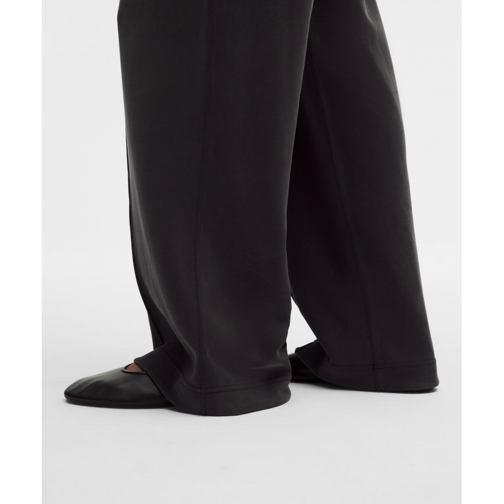 Lululemon Softstreme Pintuck High Rise Wide Leg Pant  Regular Black
