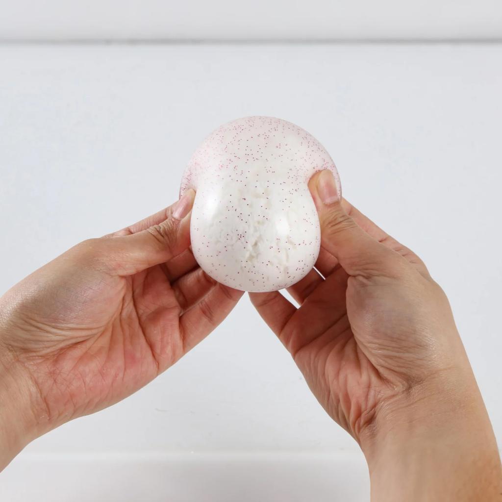 1PCS Stress Balls With Snowflakes Inside, 2.5 Inch Sensory Toy Crunchy Snow Stress Balls For Kids Adults Friends Families