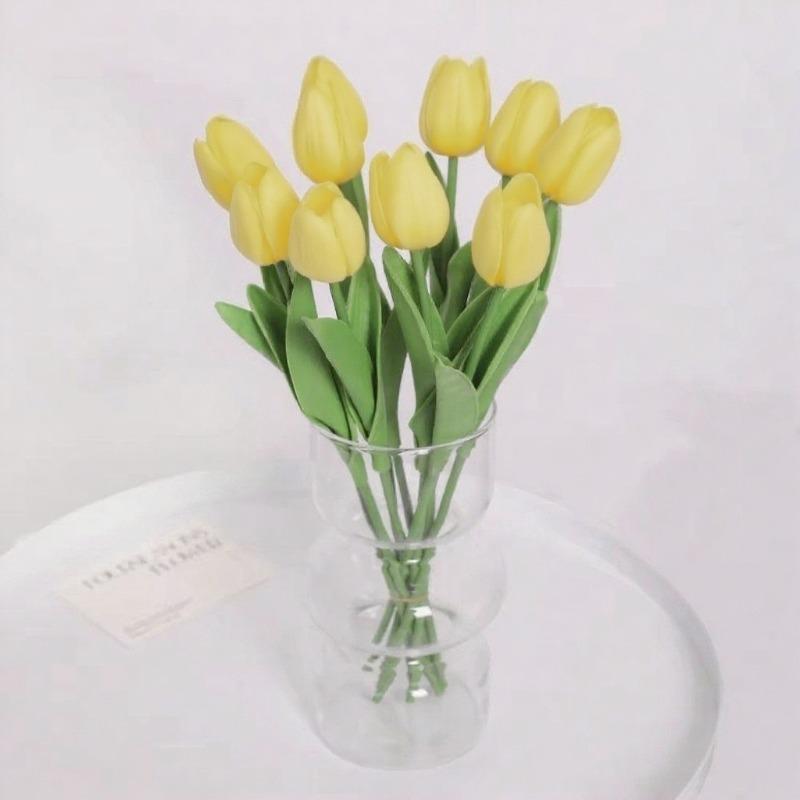 Wedding Decoration Room Fake Flowers Artificial Plant Tulip Bouquet Used for Celebrating Halloween, Christmas, Thanksgiving.